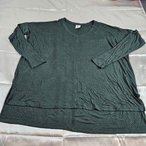 CAbi Oversized Blouse Green Long Sleeve Size Medium High And Low Stretch Soft